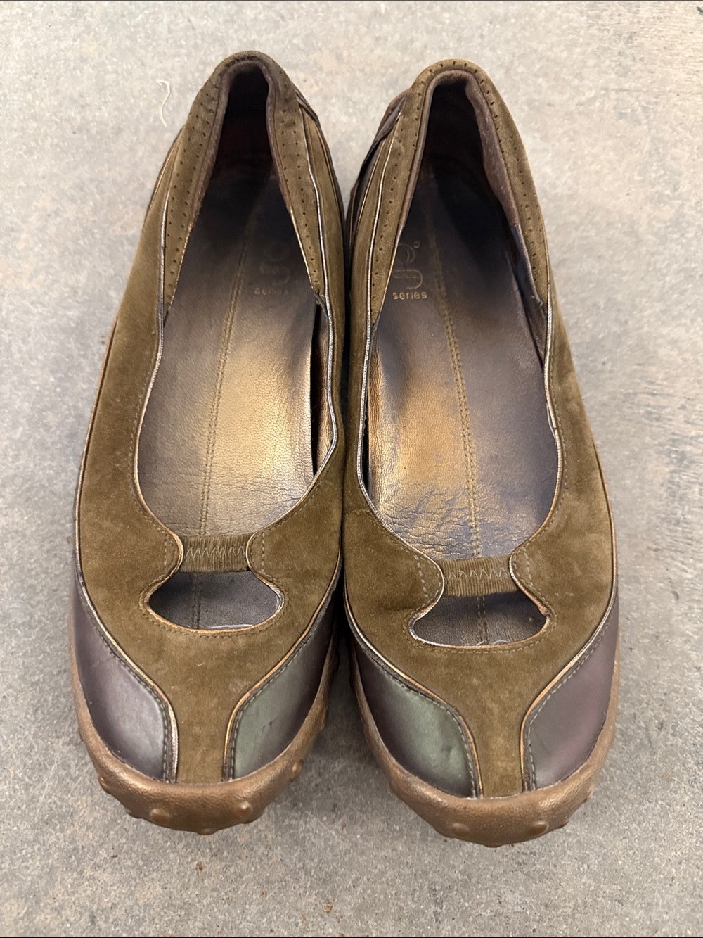 Nike vintage Olive Suede and Brown Leather Slip-On Flats
